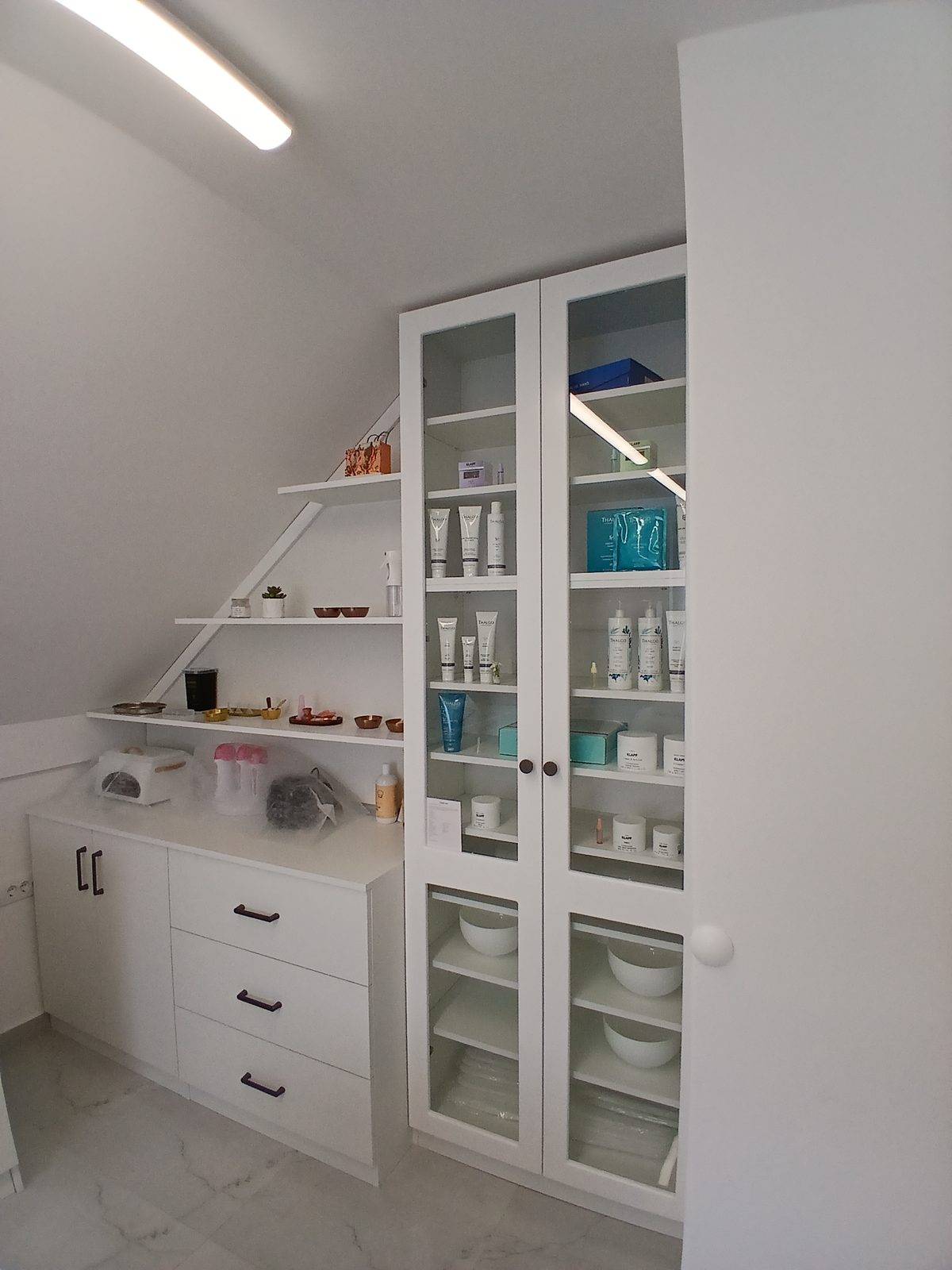 Kabina salona Elis Skin Legacy